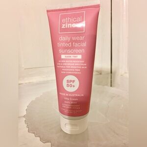 Ethical Zinc SPF50+ Tinted Sunscreen - Dark Tint
